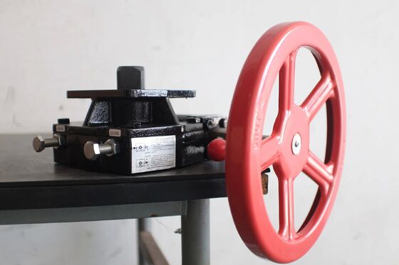 Riduttore manuale a volantino con comando manuale di emergenza, con struttura in alluminio a doppio effetto per attuatori pneumatici