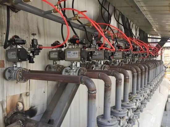 Apparecchiature montate su pattinatura con valvola a sfera galleggiante e tipo retrostante per uso industriale