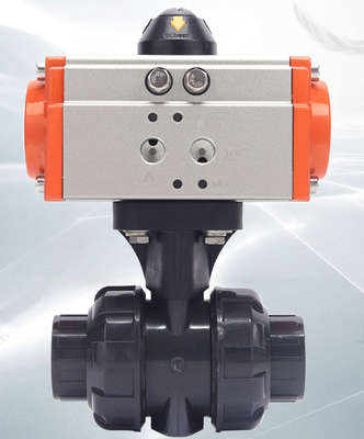 L'aria ha attivato la valvola a sfera che del PVC la doppia attuazione agente ha attivato pneumaticamente la vera valvola a sfera del sindacato del uPVC ad azione diretta