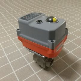 Una valvola a sfera attivata elettrica di 3 pc per controllo dell'aria, del gas, del petrolio e del liquido